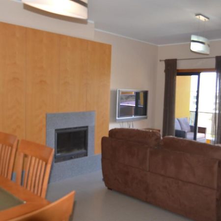 Apartamento Frente Ao Mar Com Piscina De Agua Salgada Quarteira Eksteriør bilde
