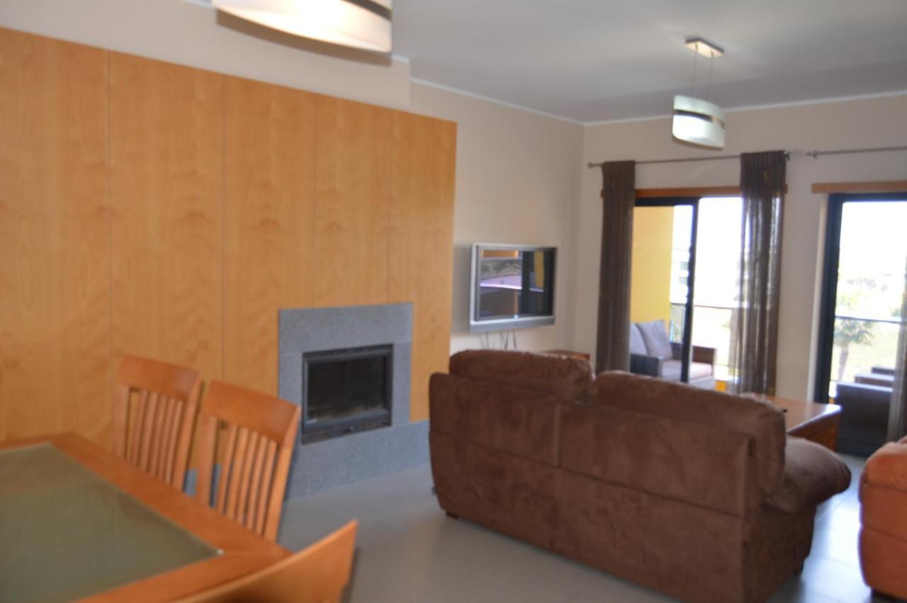 Apartamento Frente Ao Mar Com Piscina De Agua Salgada Quarteira Eksteriør bilde