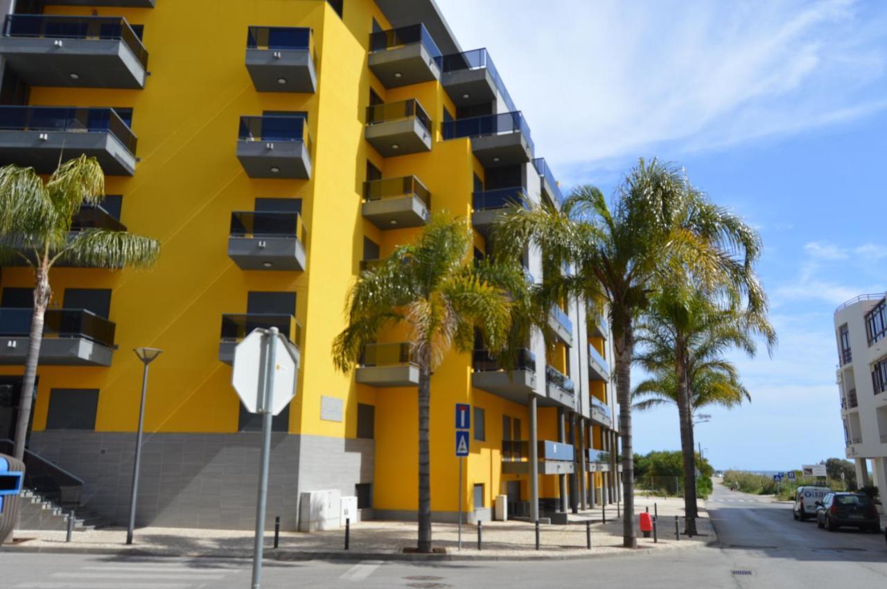 Apartamento Frente Ao Mar Com Piscina De Agua Salgada Quarteira Eksteriør bilde
