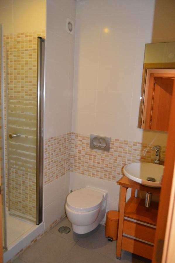 Apartamento Frente Ao Mar Com Piscina De Agua Salgada Quarteira Eksteriør bilde