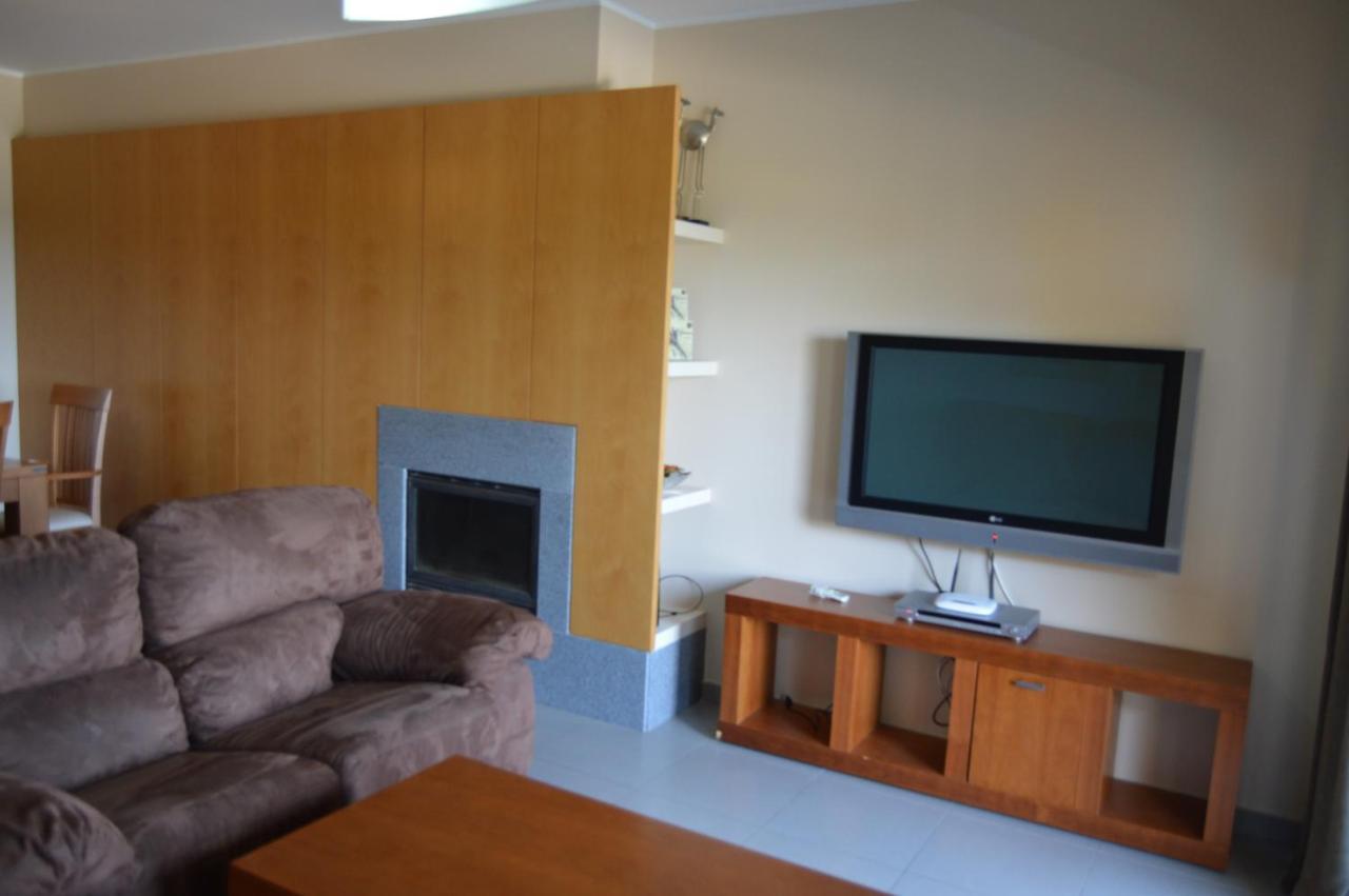 Apartamento Frente Ao Mar Com Piscina De Agua Salgada Quarteira Eksteriør bilde