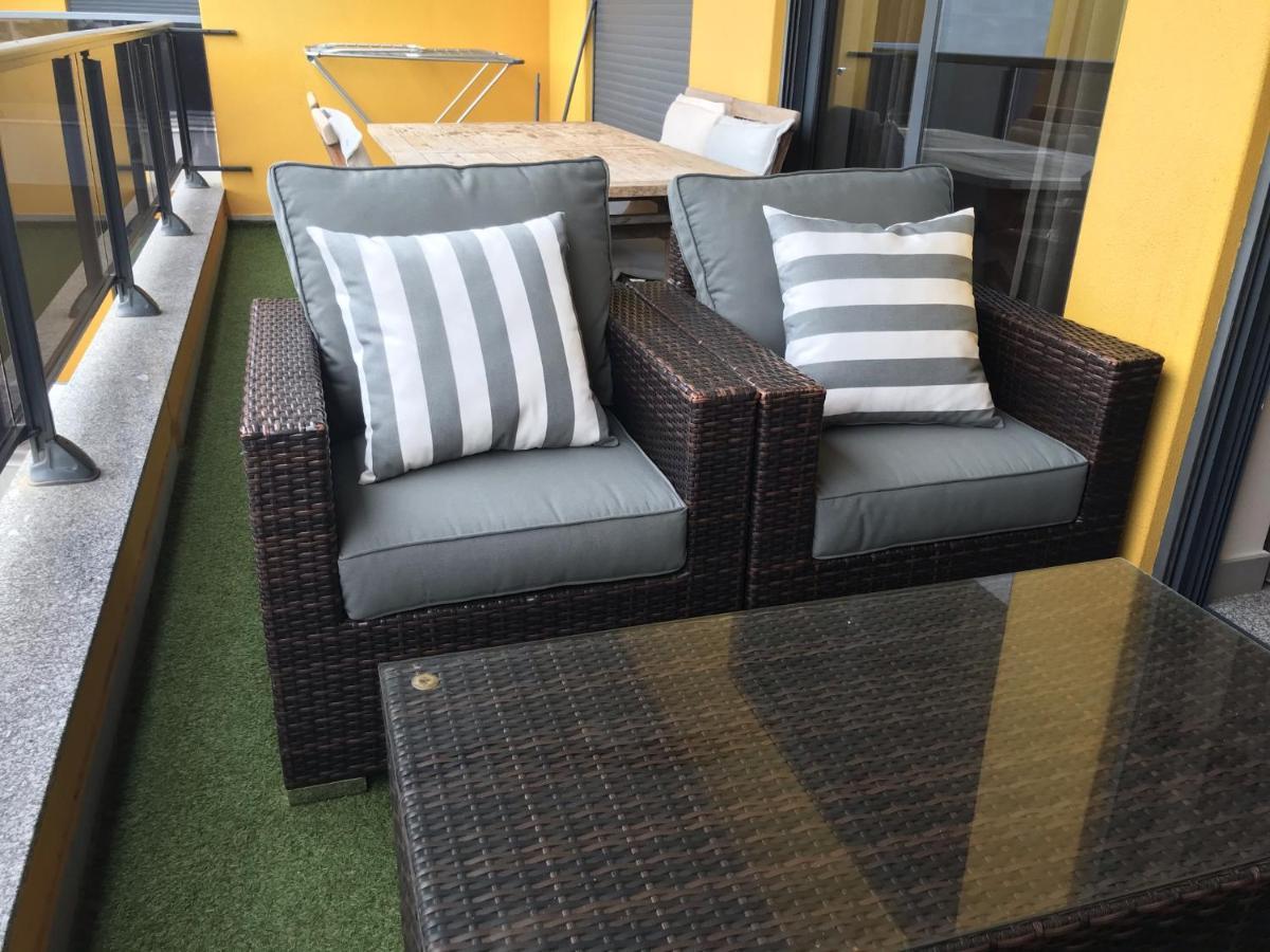 Apartamento Frente Ao Mar Com Piscina De Agua Salgada Quarteira Eksteriør bilde
