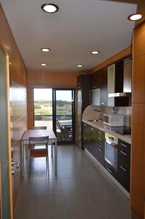 Apartamento Frente Ao Mar Com Piscina De Agua Salgada Quarteira Eksteriør bilde